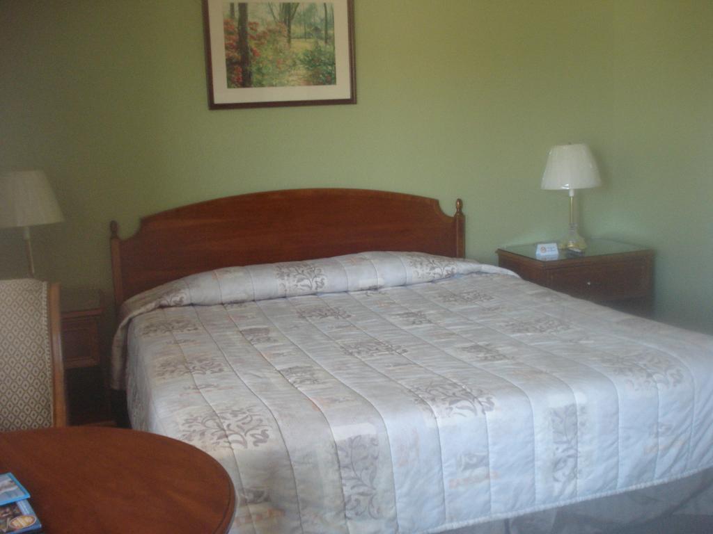 Laguna Lodge Marina Room photo